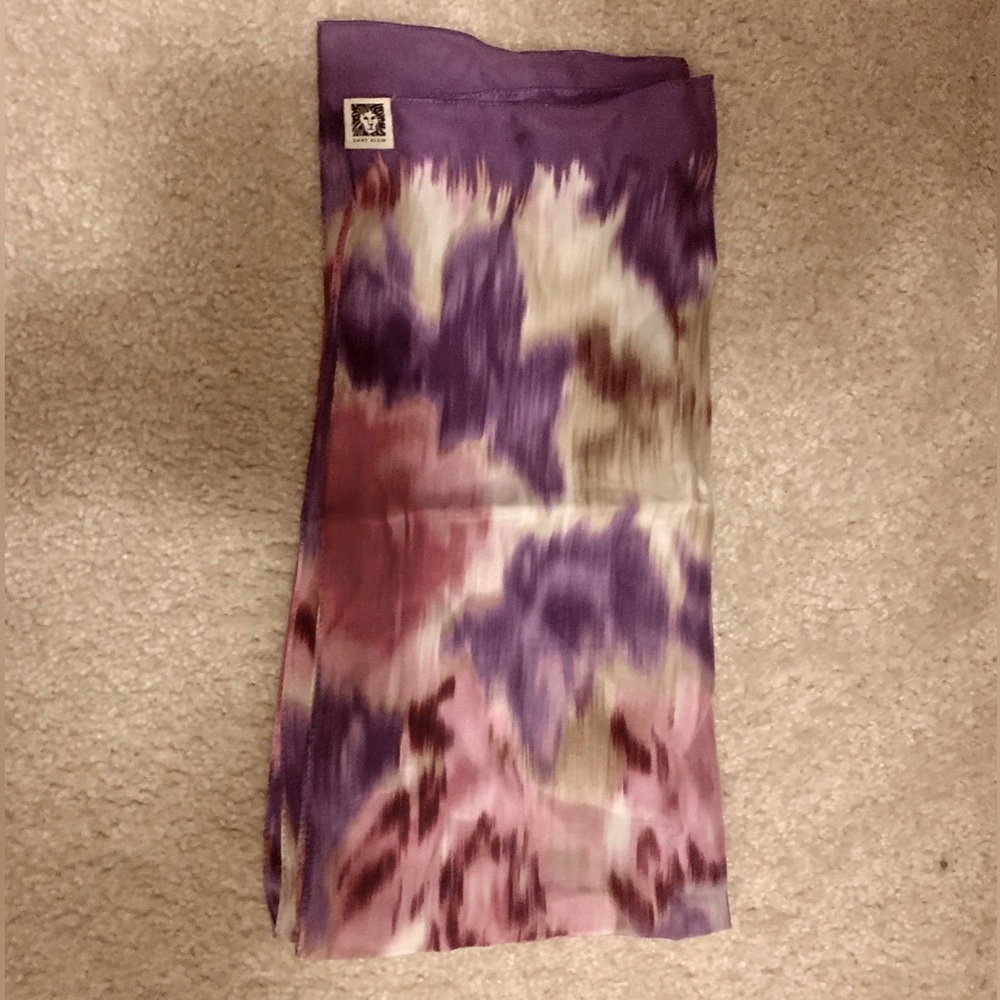 ANNE KLEIN // 100% Silk scarf with floral details - EUC